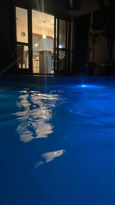Вілла Casa Com Piscina Aquecida E Wi-Fi Ітапетінінга Екстер'єр фото